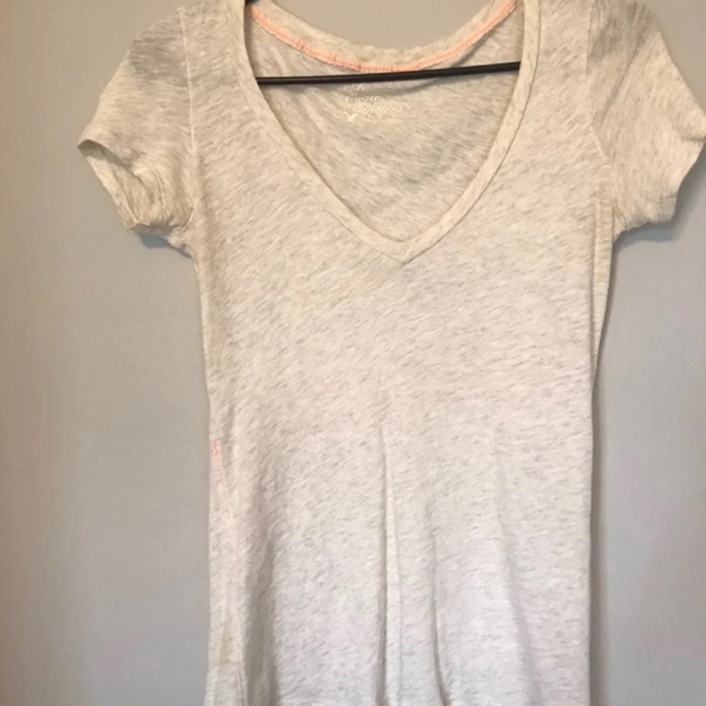 American Eagle V neck